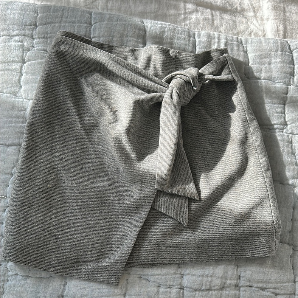 Aritzia skirt